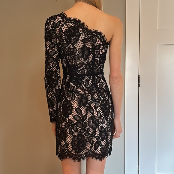 Black lace dress off the shoulder - Picture 2 of 2
